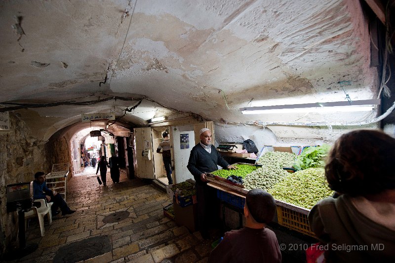 20100408_123424 D3.jpg - Vegetable Vendor, Islamic Quarter